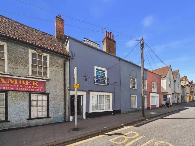 East Hill, Colchester, Essex, CO1 2 bed apartment to rent £1,000 pcm £231 pw