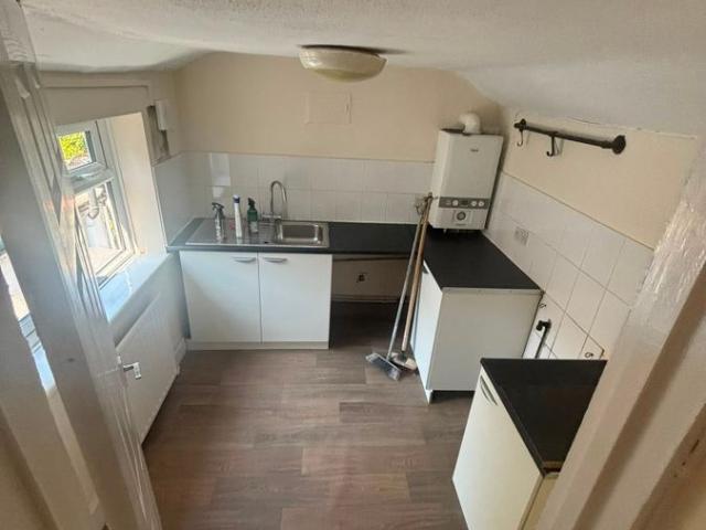 East Hill, Dartford, Kent DA1, 2 bed flat to rent, £1,400 pcm | PrimeLocation