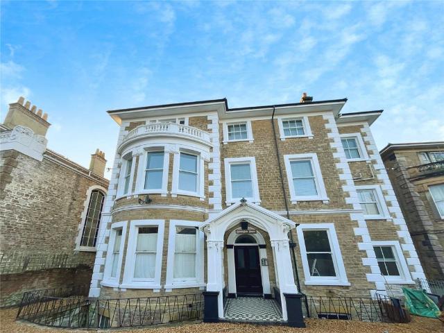 East Hill Road, Ryde, Isle of Wight. 2 bed flat to rent £1,050 pcm £242 pw