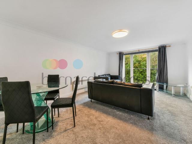 East India Way, Croydon CR0, 2 bed flat to rent, £1,600 pcm | PrimeLocation