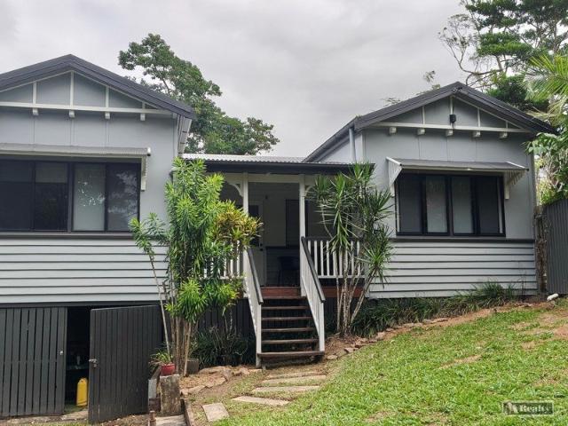 EAST INNISFAIL HOUSE