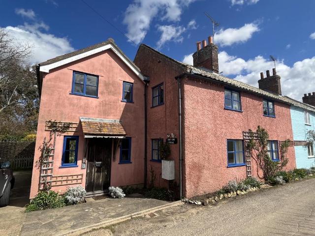 East Lane, Bawdsey, IP12 2 bed semi detached house to rent £1,200 pcm £277 pw