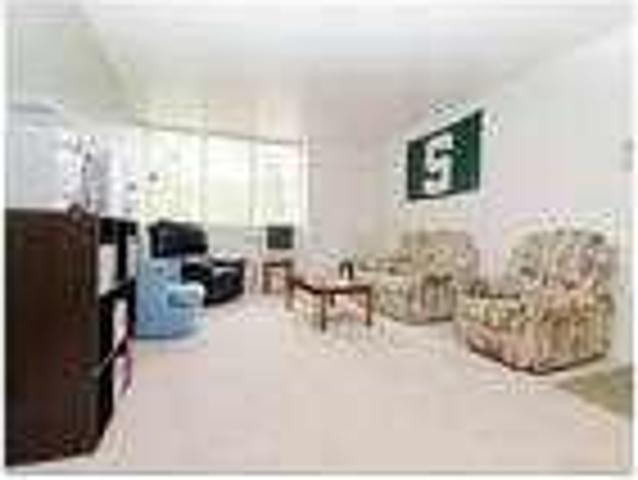 East Lansing \ 720 sq. ft. ready to move in