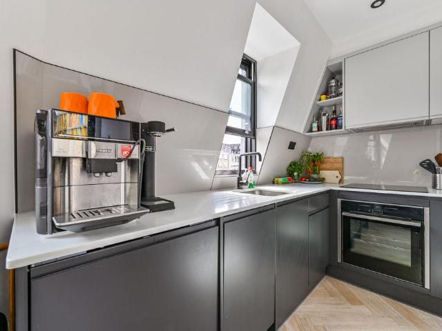 East Passage, Farringdon, London, EC1A 1 bed flat to rent £2,750 pcm £635 pw
