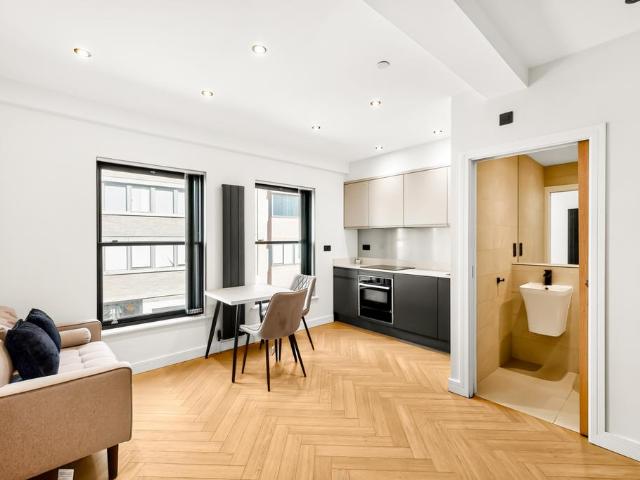 East Passage, London, EC1A Studio to rent £2,384 pcm £550 pw