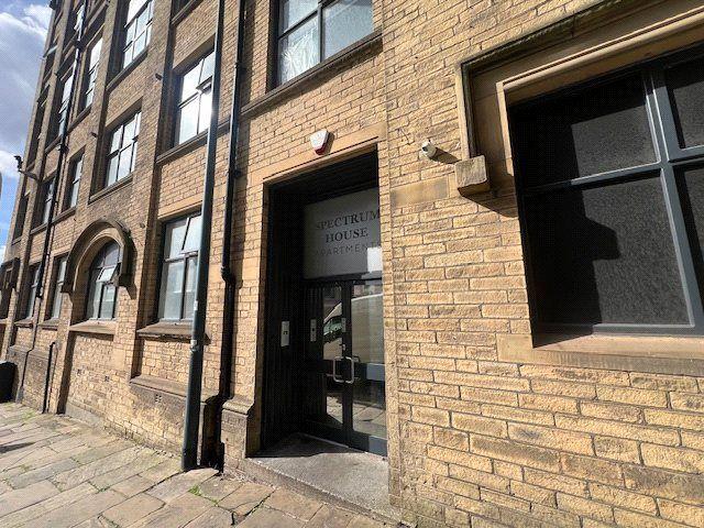 East Parade, Bradford, West Yorkshire BD1, 1 bed flat to rent, £700 pcm | PrimeLocation
