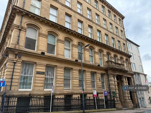East Parade, Bradford, BD1 2 bed flat to rent £850 pcm £196 pw