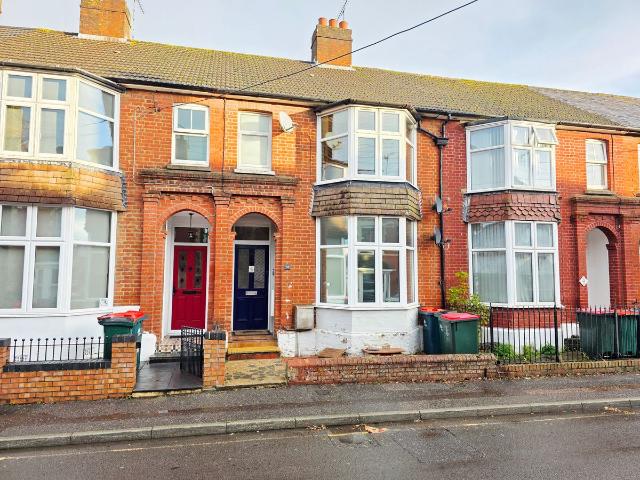 East Park, Crawley RH10, 1 bed flat to rent, £1,125 pcm | PrimeLocation