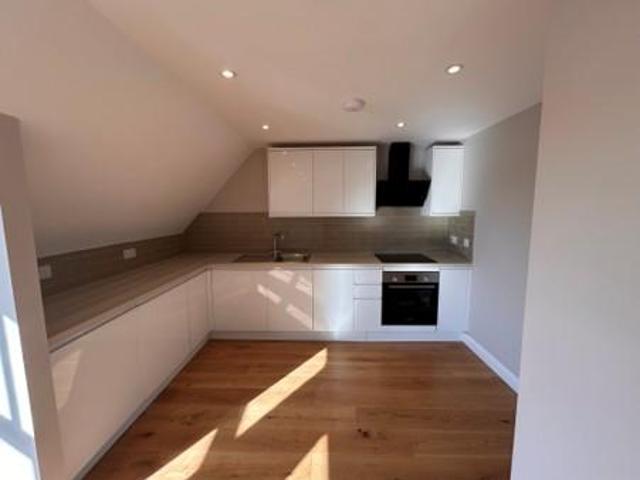 East Park, Crawley, RH10 1 bed flat to rent £1,200 pcm £277 pw
