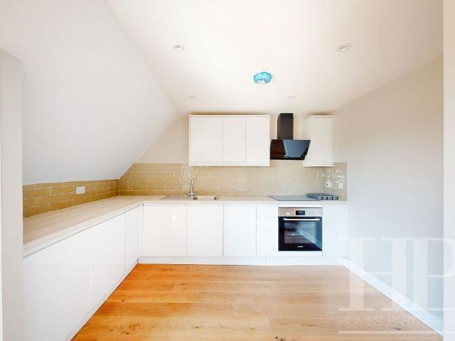 East Park, Crawley RH10, 1 bed flat to rent, £1,300 pcm | PrimeLocation