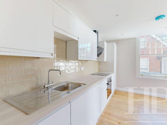 East Park, Crawley RH10, 1 bed flat to rent, £1,300 pcm | PrimeLocation