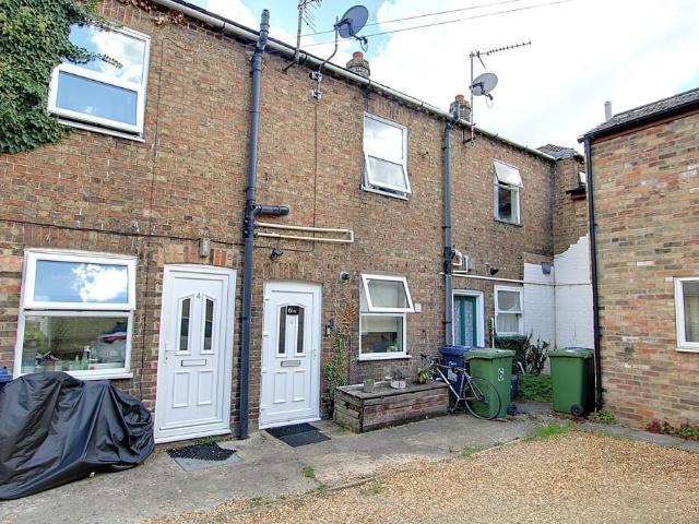 East Park Street, Chatteris 2 bed cottage to rent £750 pcm £173 pw