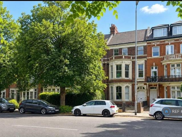 East Park Parade, Northampton, NN1 1 bed in a house share to rent £595 pcm £137 pw