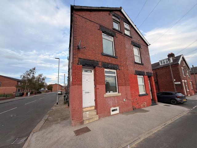 East Park Road, Leeds LS9, 3 bed property to rent, £1,250 pcm | PrimeLocation