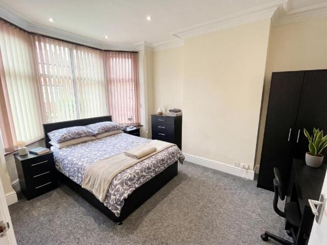 East Park Road, Leicester LE5 2 bed house to rent £823 pcm £190 pw