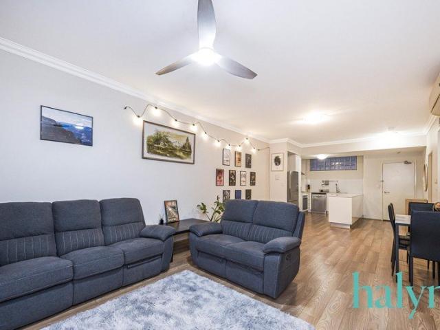 East Perth Standout! Soaring Ceilings! Immaculate in Presentation!
