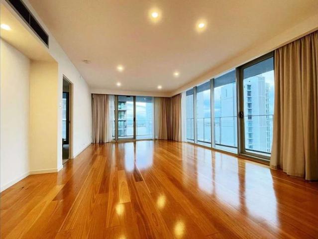 East Perth 3 bedroom 2 bathroom 1 car bay apartment available now!
