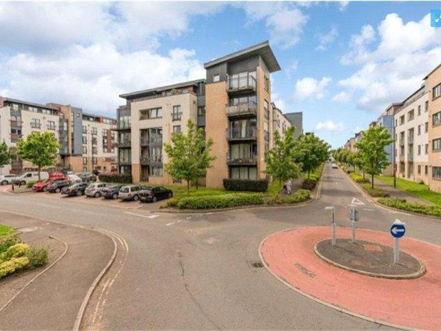 East Pilton Farm Avenue, Edinburgh, EH5 2 bed flat to rent £1,380 pcm £318 pw