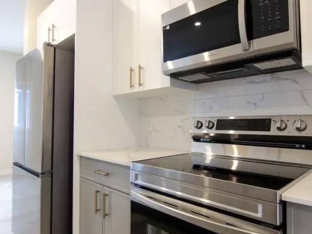 East Pine Apartments — Townhome The Brownstone