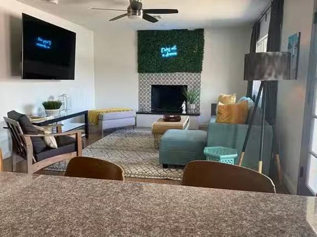 East Poinsettia Drive