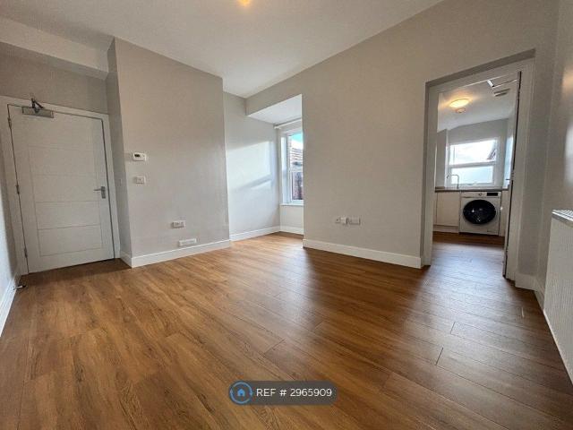 East Reach, Taunton TA1, 1 bed flat to rent, £1,100 pcm | PrimeLocation