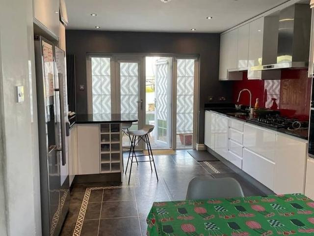East Renfrewshire, G76 7AF, United Kingdom | 1 bed house for rent #168027530 | Rentberry