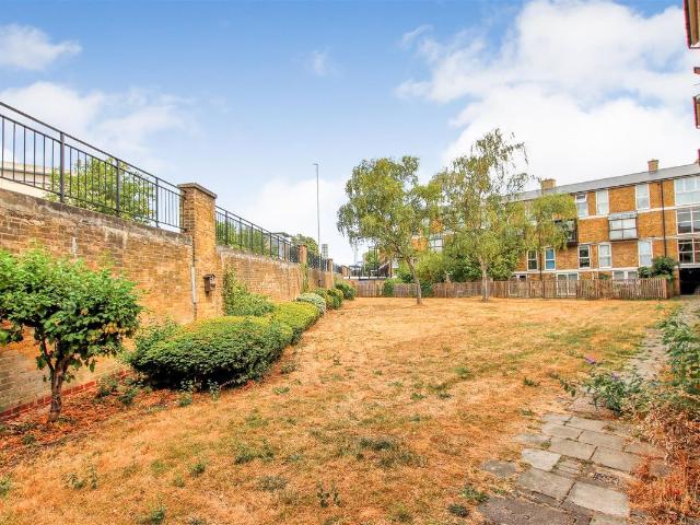 East Road, Cambridge CB1, 2 bed flat to rent, £1,550 pcm | PrimeLocation