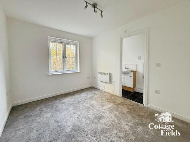 East Road, Harlow, CM20 2 bed flat to rent £1,500 pcm £346 pw