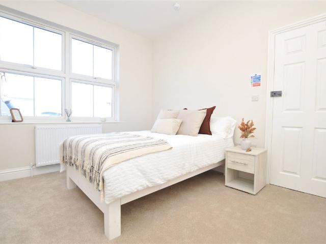 East Station Road, Aldershot, Hampshire GU12, 1 bed flat to rent, £900 pcm | PrimeLocation