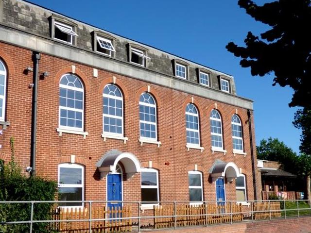 East Street, Andover SP10 2 bed apartment to rent £1,195 pcm £276 pw