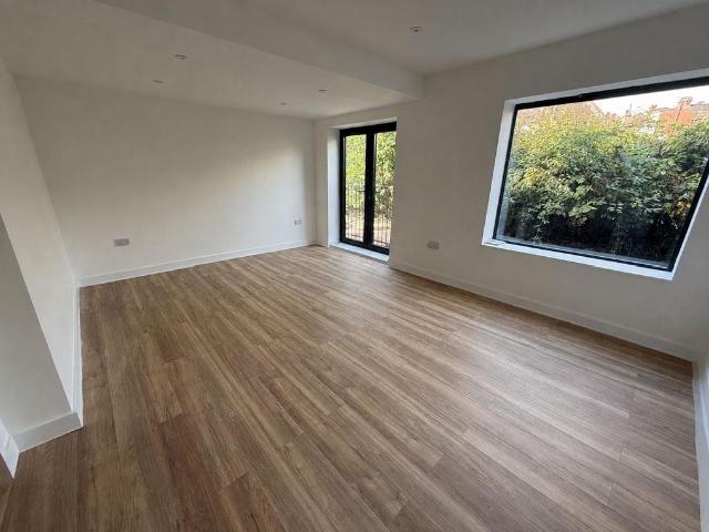 East Street, Bedminster, BS3 3 bed end of terrace house to rent £1,700 pcm £392 pw