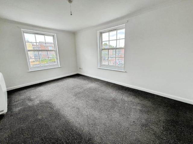 East Street, Blandford Forum, Dorset. 1 bed apartment to rent £800 pcm £185 pw