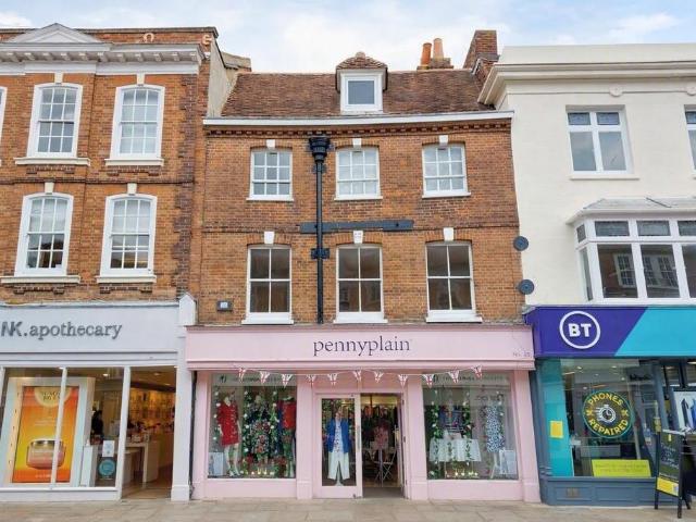 East Street, Chichester, PO19 3 bed maisonette to rent £1,850 pcm £427 pw