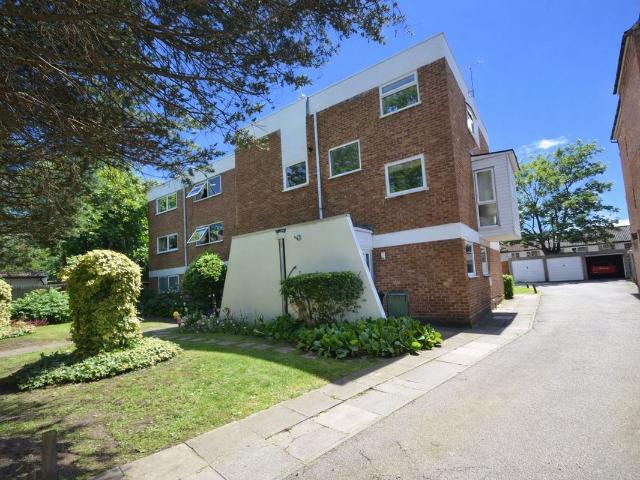 East Street, Eastcote House East Street KT17, 2 bed flat to rent, £1,750 pcm | PrimeLocation