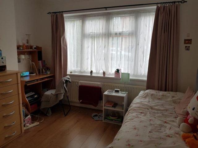 East Street, Epsom, Surrey KT17, 2 bed shared accommodation to rent, £697 pppm | PrimeLocation