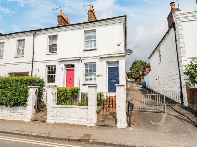 East Street, Farnham, Surrey GU9, 2 bed end terrace house to rent, £1,950 pcm | PrimeLocation
