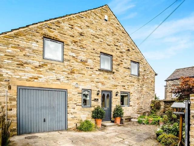 East Street, Huddersfield HD3, 5 bed property to rent, £2,400 pcm | PrimeLocation