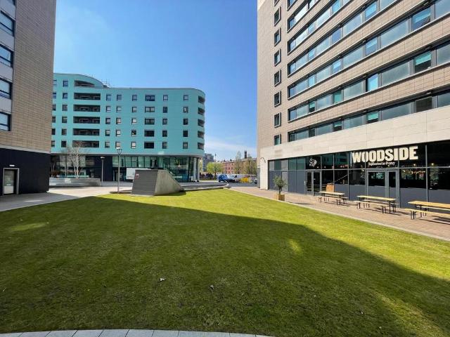 East Street, Leeds, UK, LS9 2 bed flat to rent £1,200 pcm £277 pw