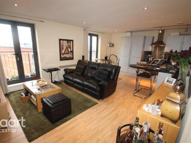East Street, LEICESTER 2 bed apartment to rent £1,095 pcm £253 pw