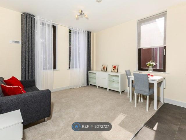 East Street, Reading RG1, 1 bed flat to rent, £1,300 pcm | PrimeLocation