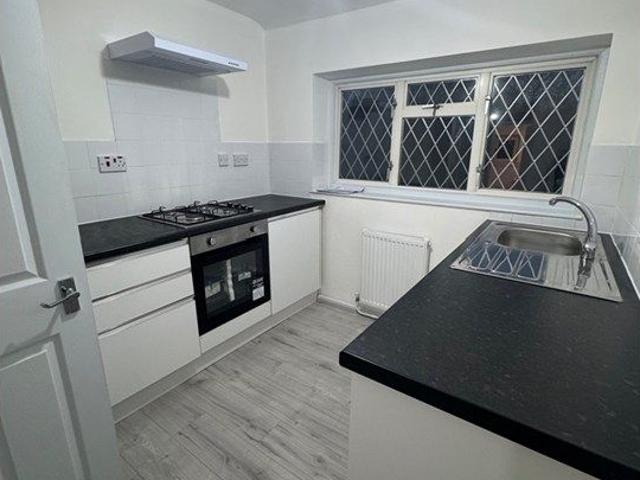 East Thorpe, Basildon SS14, 1 bed flat to rent, £1,100 pcm | PrimeLocation