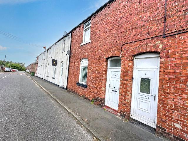 East View, Castletown, Sunderland SR5, 2 bed terraced house to rent, £595 pcm | PrimeLocation