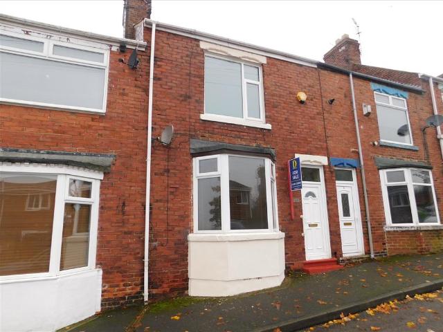 East View, Ferryhill, County Durham. 2 bed terraced house to rent £525 pcm £121 pw