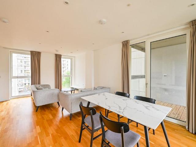 East Village, Stratford, London, E20 2 bed flat to rent £2,850 pcm £658 pw