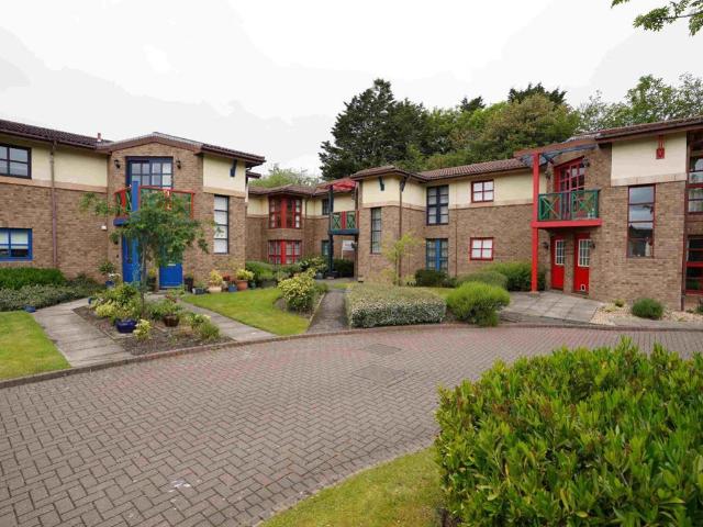 East Werberside Place, Edinburgh EH4, 2 bed flat to rent, £1,300 pcm | PrimeLocation
