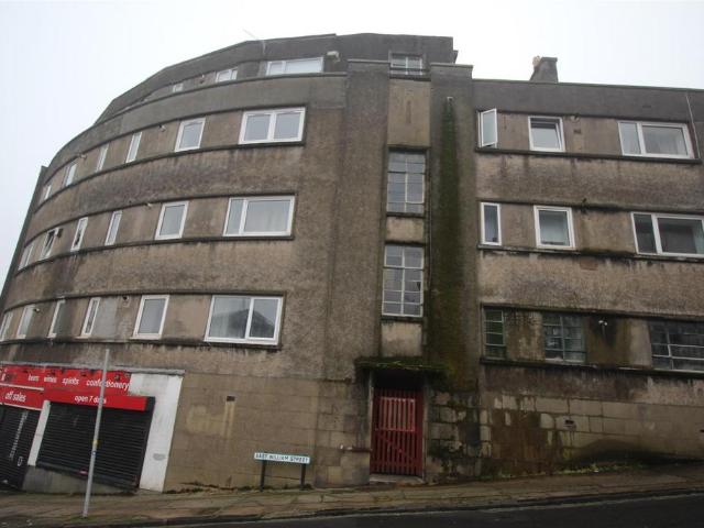 East William Street, Greenock 2 bed flat to rent £550 pcm £127 pw