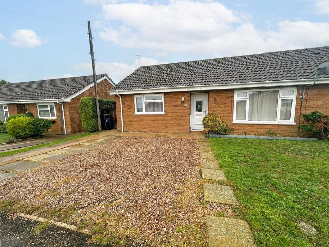 East Winch 2 bed semi detached bungalow to rent £925 pcm £213 pw