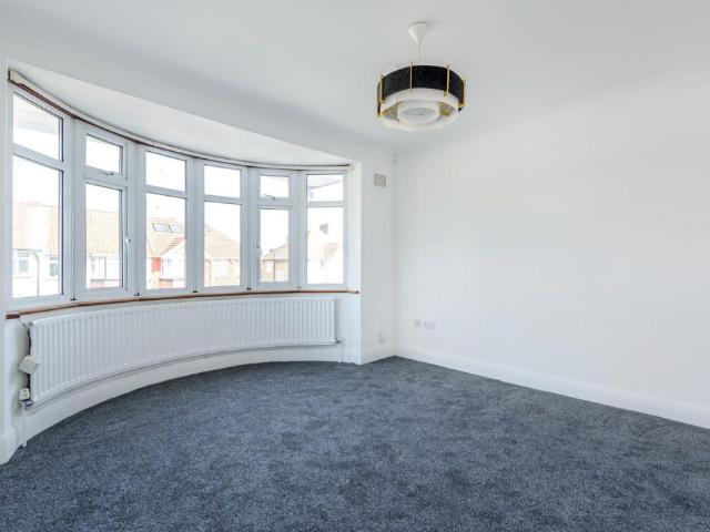 Eastcote Avenue, Greenford UB6, 3 bed maisonette to rent, £2,100 pcm | PrimeLocation