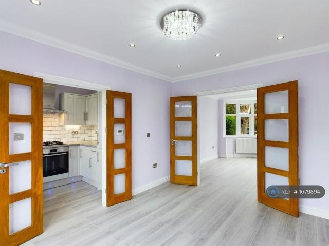 Eastcote Avenue, Harrow, HA2 3 bed terraced house to rent £2,400 pcm £554 pw