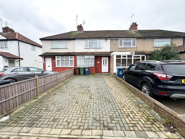 Eastcote Lane, Harrow, HA2 3 bed terraced house to rent £2,300 pcm £531 pw